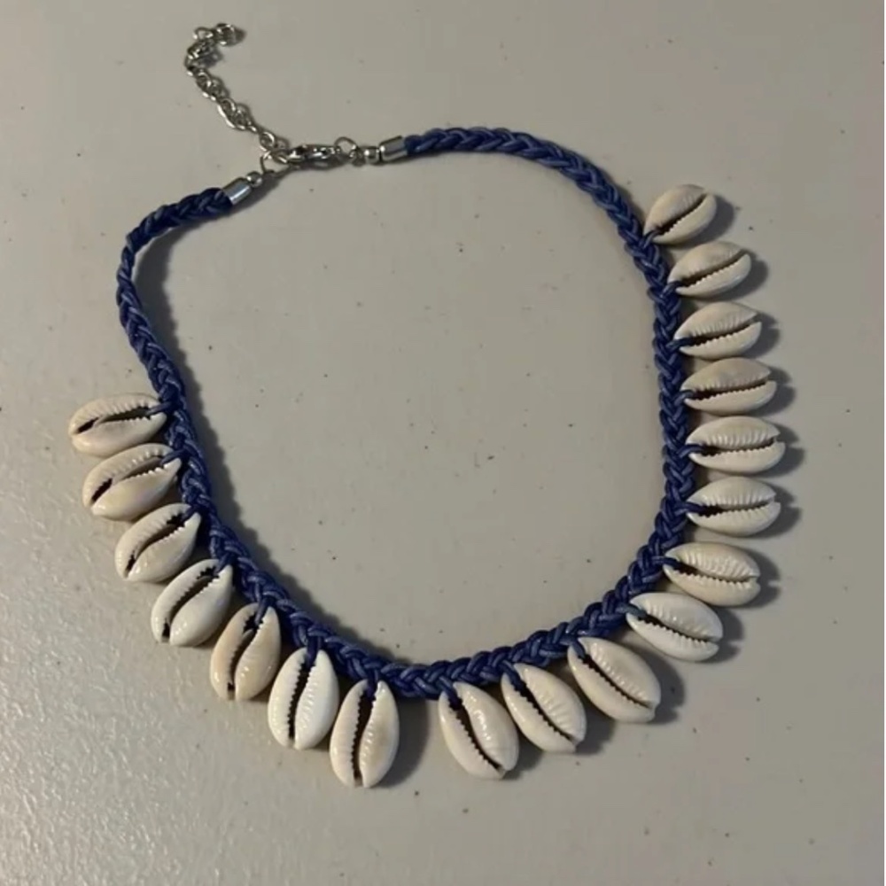 Cowrie Sea Shell Necklace on Blue Braided Cord Silvertone clasp w/ extender NWT